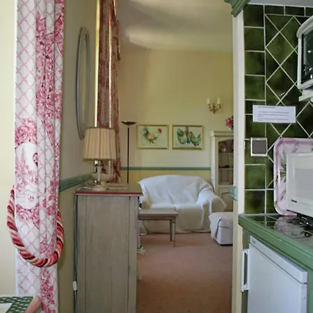 A Beautiful 2 Persons In A Chateau With Swimming Pool *